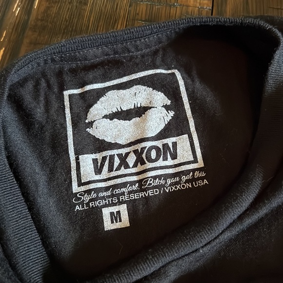 Vixxon/Dixxon black sleeveless shirt with red lips size medium - Picture 4 of 4
